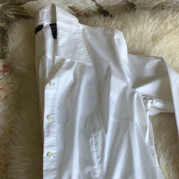 New York and Company blouse size medium - Picture 4 of 7